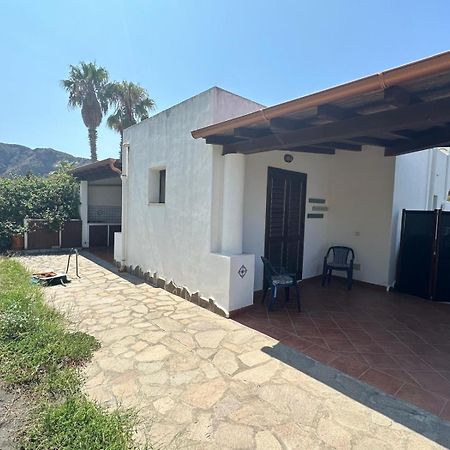 Villa By The Vulcano - 70Mq Plus Large Garden And Patio Екстериор снимка