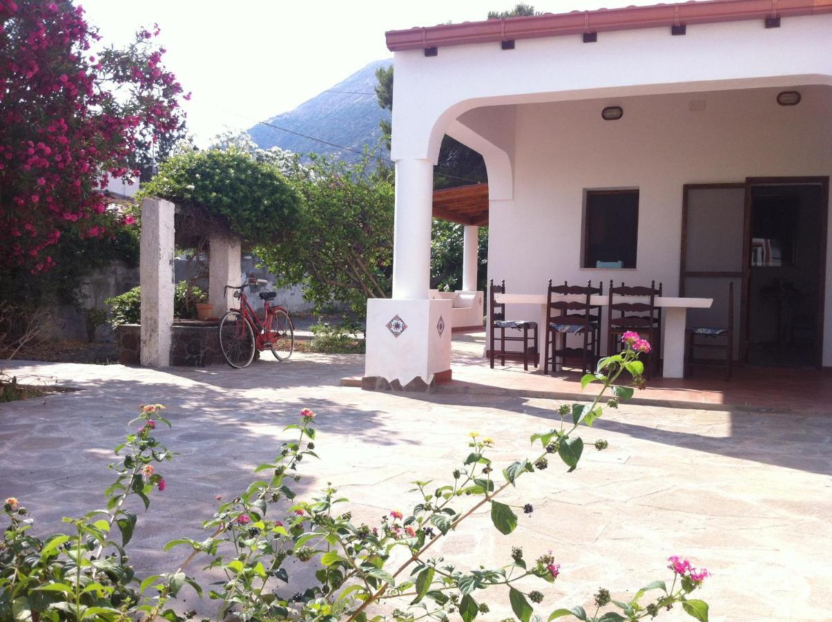 Villa By The Vulcano - 70Mq Plus Large Garden And Patio Екстериор снимка