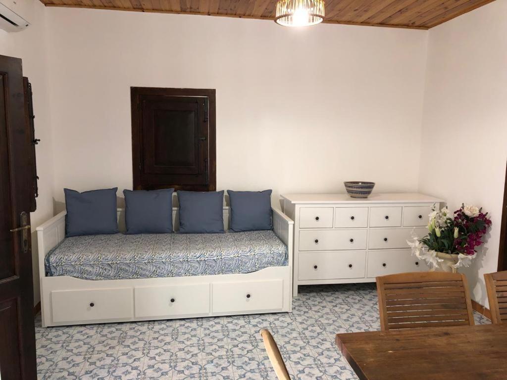 Villa By The Vulcano - 70Mq Plus Large Garden And Patio Екстериор снимка